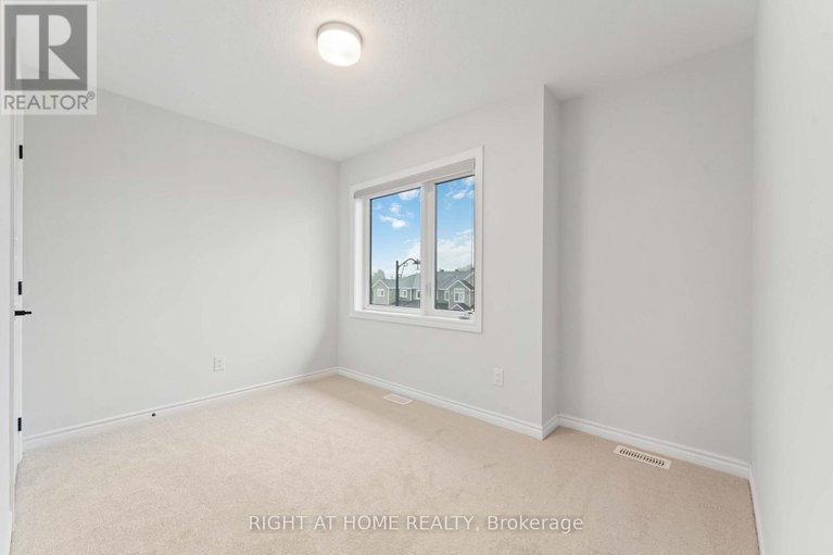 29129692/721-rouncey-road/emerald-meadowstrailwest/ottawa/ontario/K2V0S5_28