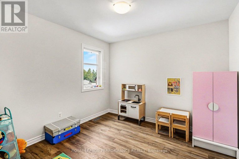 29540688/14-academie-street/embrun/russell/ontario/K0A1W0_29