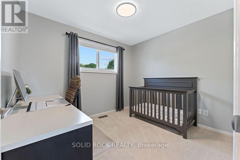 28618076/33-benlark-road/on-the-green/ottawa/ontario/K2J2L5_30