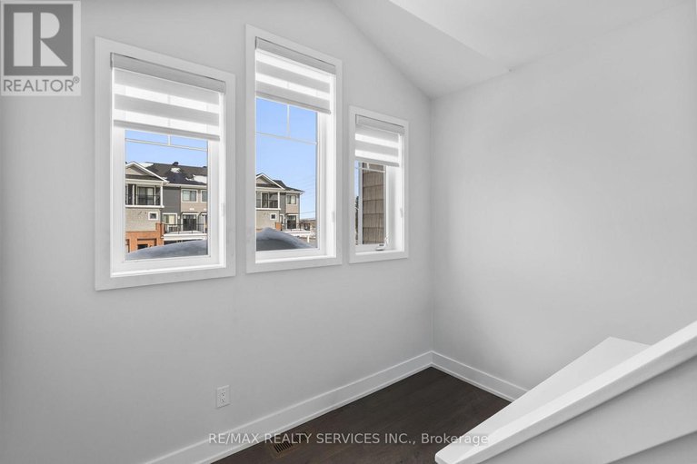 29447721/724-rouncey-road/emerald-meadowstrailwest/ottawa/ontario/K2S1B6_43