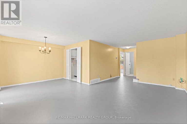 28586632/55-river-garden-private/mooneys-bayriverside-park/ottawa/ontario/K1V1M8_9