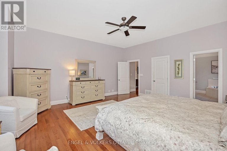 28739995/1836-whitemarsh-crescent/kanata-north-west/ottawa/ontario/K2W1B5_21