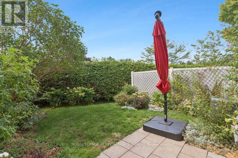 28847039/5-forsyth-lane/crystal-beach/ottawa/ontario/K2H9H1_37