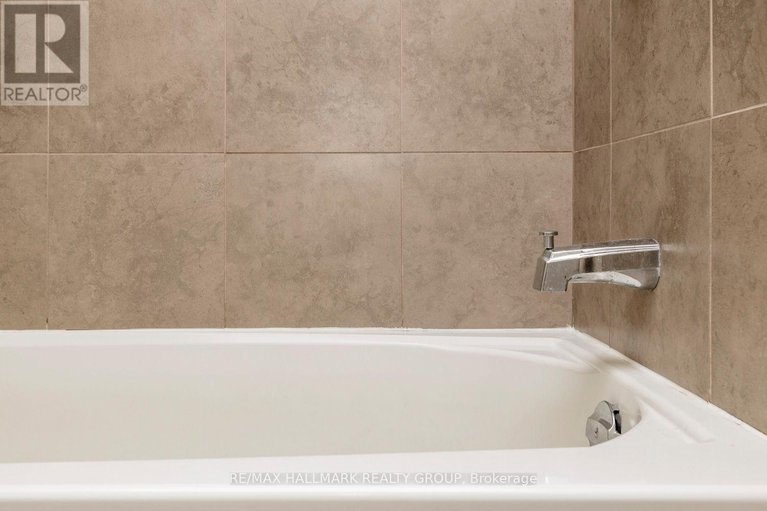 29601668/309-141-potts-private/notting-hillsummerside/ottawa/ontario/K4A0N7_15