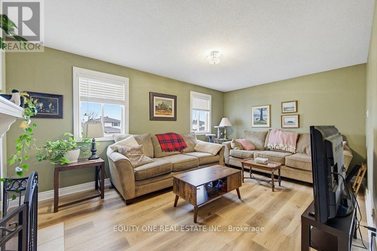 29571543/706-levac-drive/fallingbrookpineridge/ottawa/ontario/K4A2R1_15