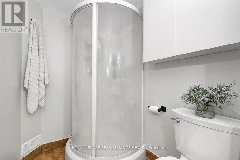 29432301/532-alesther-street/overbrookcastle-heights/ottawa/ontario/K1K1J3_33