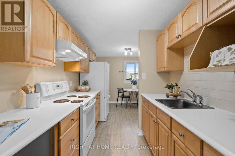 28881913/235-thistledown-court/pheasant-run/ottawa/ontario/K2J1N1_12
