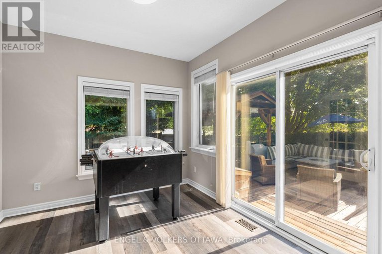 28760668/98-anfield-crescent-e/barrhaven-east/ottawa/ontario/K2G7B7_18