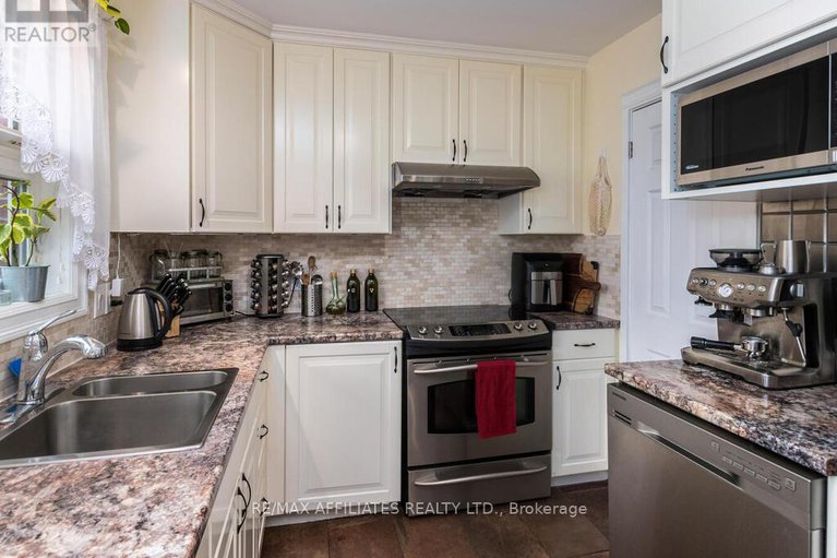 28591498/1941-haig-drive/elmvale-acres/ottawa/ontario/K1G2J9_13