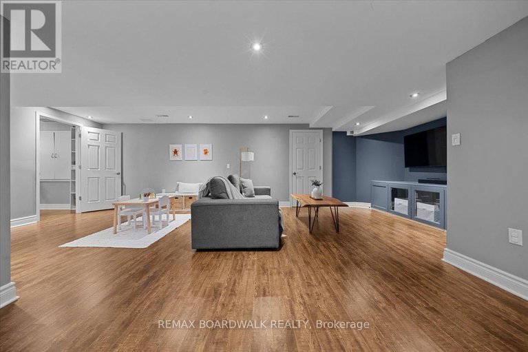 29613585/8044-craig-farm-drive/metcalfe/ottawa/ontario/K0A2P0_36