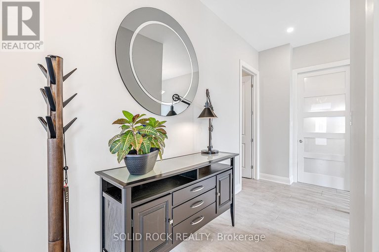 28585718/135-pathfinder-way/riverside-southgloucester-glen/ottawa/ontario/K1X0C9_7