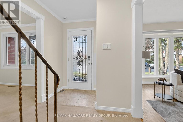 29129242/89-westpark-drive/blackburn-hamlet/ottawa/ontario/K1B3G4_4