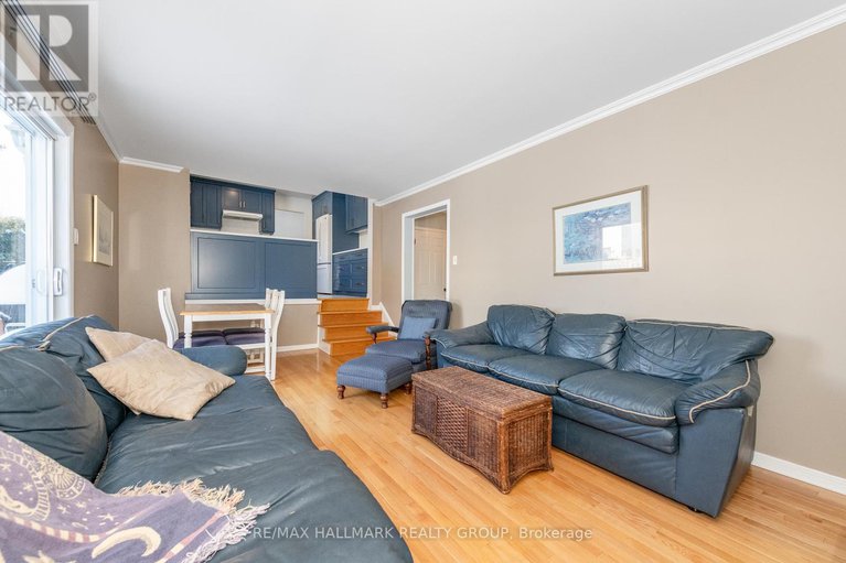 29331900/13-trotting-way/bridlewood/ottawa/ontario/K2M1B3_21