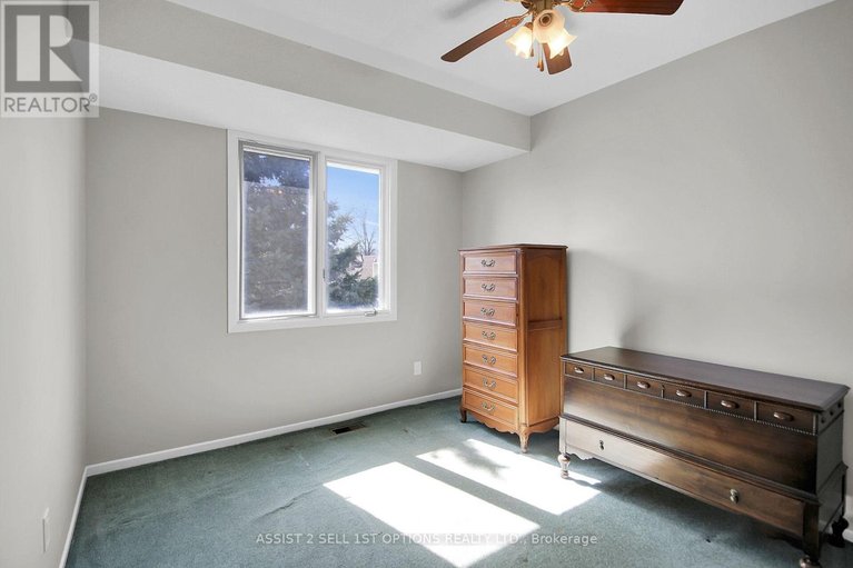 29626461/11-elvaston-avenue/craig-henrywoodvale/ottawa/ontario/K2G3T2_18