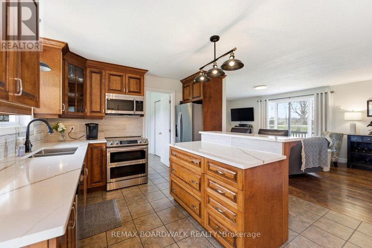 29674449/1671-oneill-road/north-grenville-twp-kemptville-south/north-grenville/ontario/K0G1S0_15