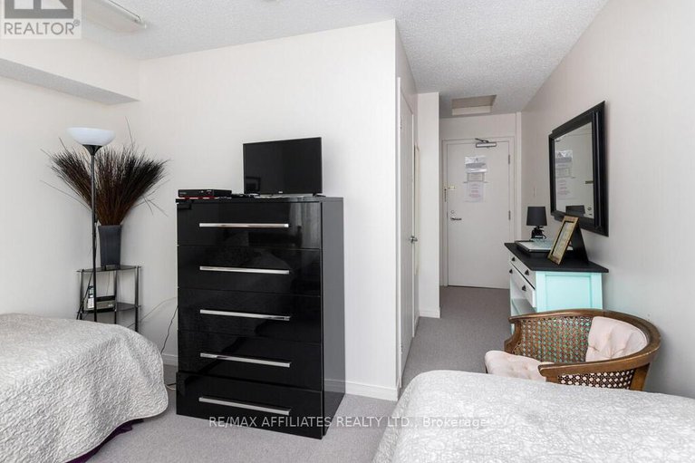 28469653/230-848-seyton-drive/westcliffe-estates/ottawa/ontario/K2H9G6_32