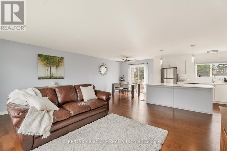 29644489/33-owlshead-road/munster/ottawa/ontario/K0A3P0_13