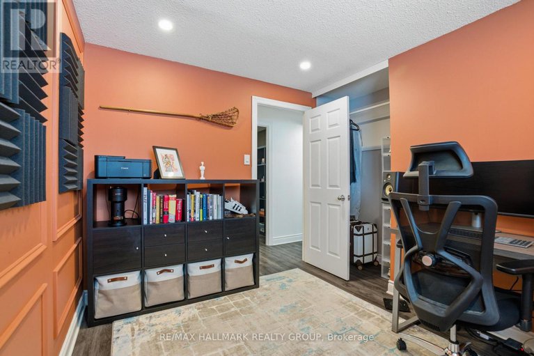 29378693/24-binscarth-crescent/glencairnhazeldean/ottawa/ontario/K2L1S1_23