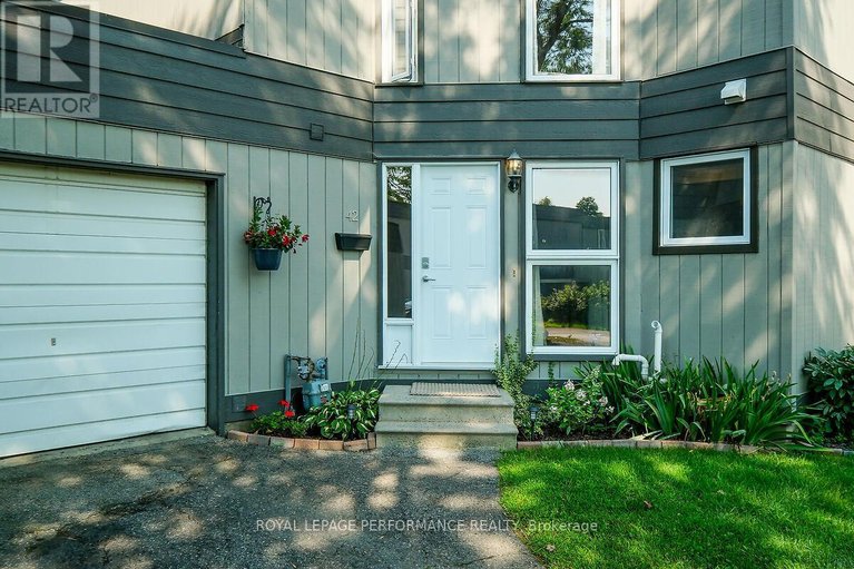 29468633/42-compata-way/blackburn-hamlet-south/ottawa/ontario/K1B4W9_3