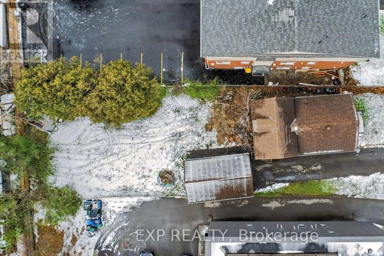 29138987/280-presland-road/overbrookcastle-heights/ottawa/ontario/K1K2B8_15