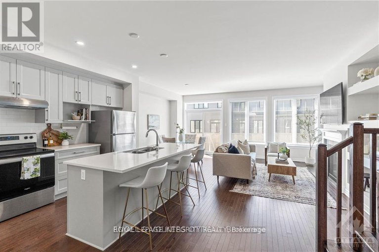 29229988/165-angelonia-crescent/blossom-parkkemp-parkfindlay-creek/ottawa/ontario/K1T0Y5_3