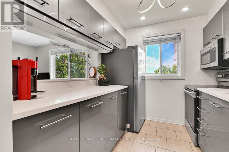28528107/409-250-brittany-drive/viscount-alexander-park/ottawa/ontario/K1K4M1_6