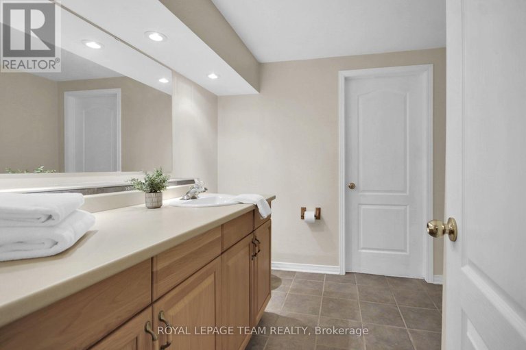 28847955/41-jacqueline-crescent/stittsville-central/ottawa/ontario/K2S1M2_41
