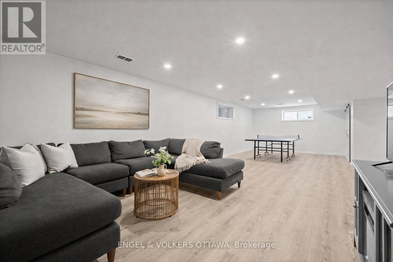 29512841/407-landswood-way/stittsville-south/ottawa/ontario/K2S0A3_35