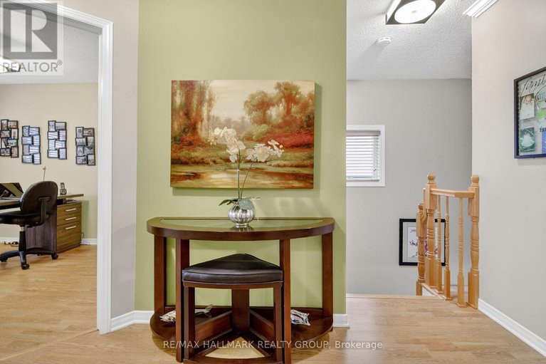 29052935/1415-caravel-crescent/bilberry-creekqueenswood-heights/ottawa/ontario/K1E3X4_25