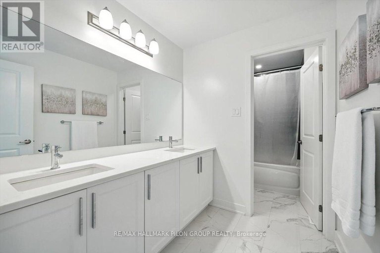 28971095/72-big-dipper-street/riverside-southgloucester-glen/ottawa/ontario/K4M0L8_18