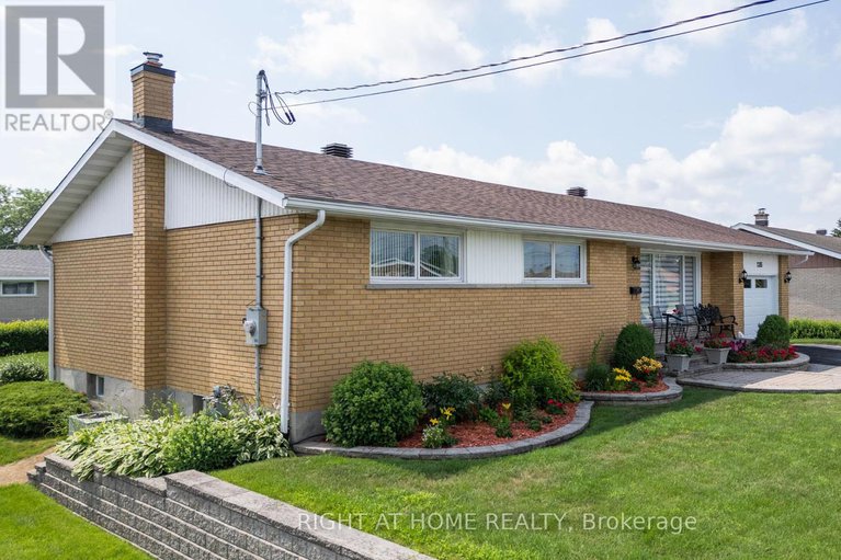 28599787/2355-raymond-street/town-of-rockland/clarence-rockland/ontario/K4K1K3_3