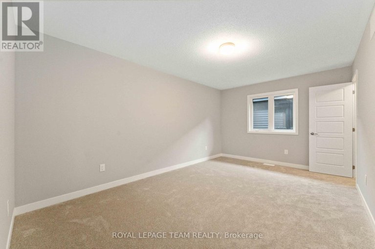 28156598/667-fenwick-way-e/stonebridge/ottawa/ontario/K2C3H2_16