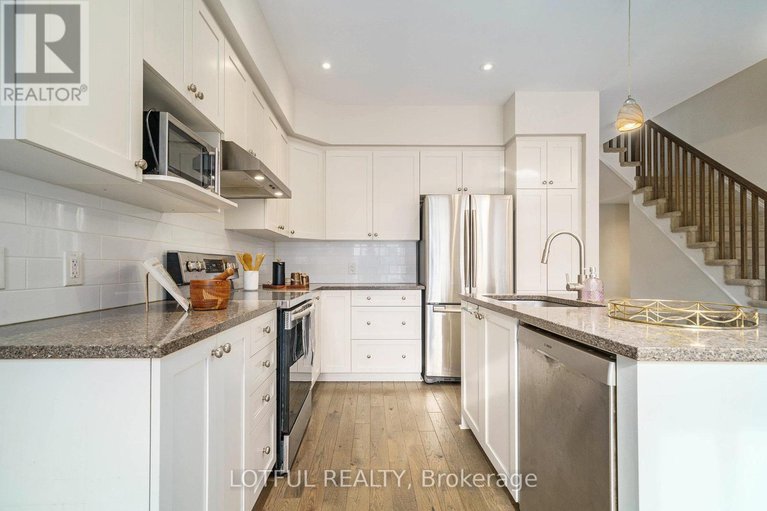 29114743/336-rainrock-crescent/mer-bleuebradley-estatesanderson-park/ottawa/ontario/K1W0J6_7