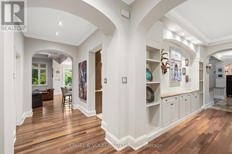 28466123/5800-queenscourt-crescent/manotick-east-to-manotick-station/ottawa/ontario/K4M1K3_9