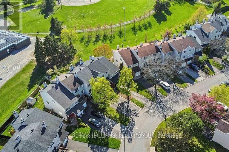 29182264/648-brome-crescent/fallingbrookridgemount/ottawa/ontario/K4A1W2_32