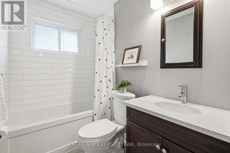 29105494/1260-henry-farm-drive/copeland-park/ottawa/ontario/K2C2E2_16