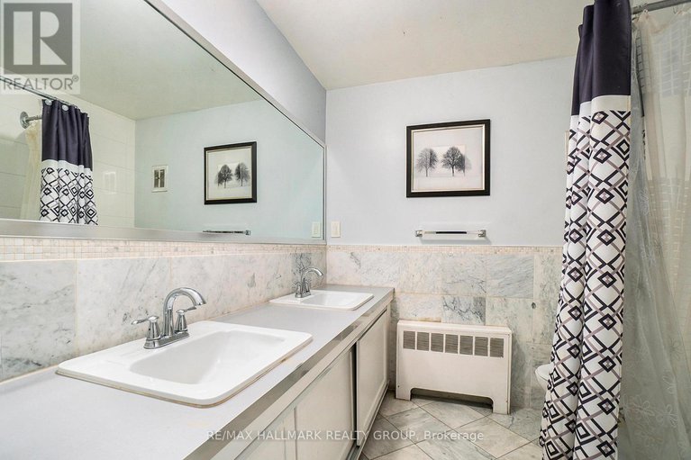 28569647/1053-chelsea-drive/viscount-alexander-park/ottawa/ontario/K1K0M7_27