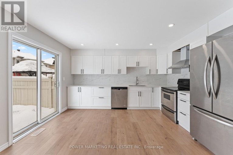 29217324/730-scala-avenue/avalon-east/ottawa/ontario/K4A4N8_12