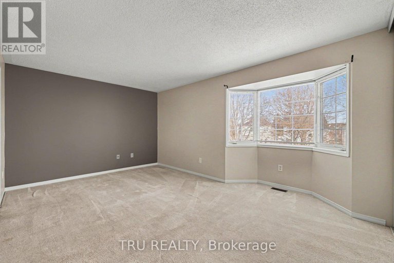 29439627/37-daventry-crescent/longfields/ottawa/ontario/K2J4N6_15