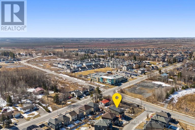 28450244/279-enclave-walk/mer-bleuebradley-estatesanderson-park/ottawa/ontario/K1W0J5_50