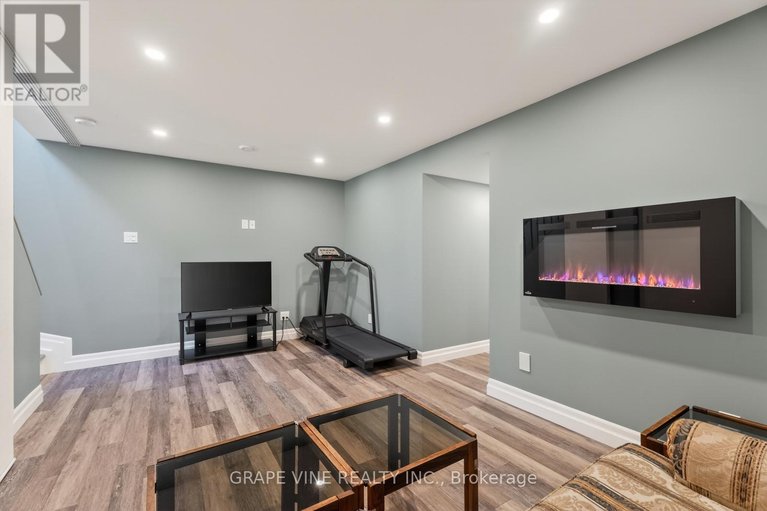 29672102/142-college-circle/castle-heights/ottawa/ontario/K1K4S1_30