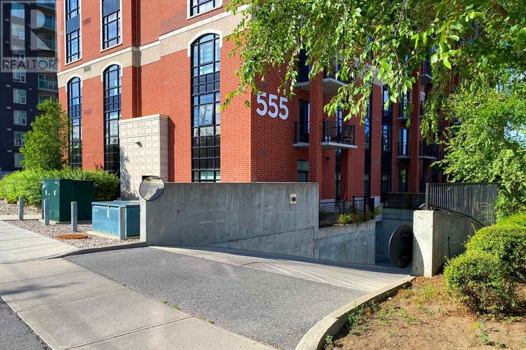 29420201/208-555-anand-private/riverside-park-south/ottawa/ontario/K1V2R7_29