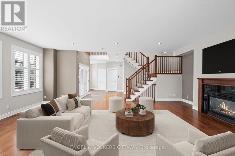 29614138/249-atlantis-avenue/westboro-west/ottawa/ontario/K2A1X9_8