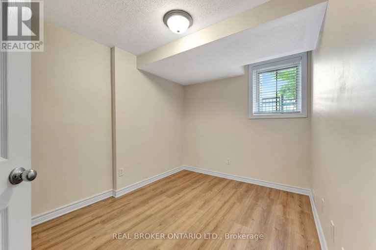 28505358/37-778-chapman-mills-drive-n/strandherd/ottawa/ontario/K2J3V2_21