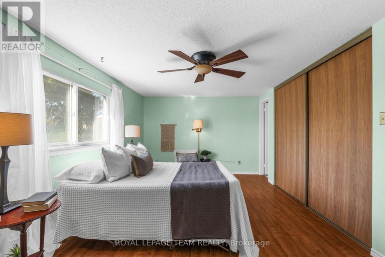 28963581/1155-sauterne-park/convent-glen/ottawa/ontario/K1C2H3_24