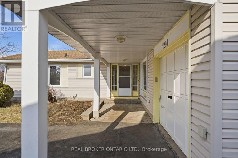 29601982/1294-fernwood-drive/south-keys/ottawa/ontario/K1V7J9_2