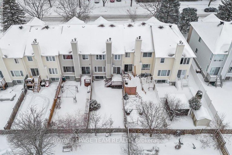 29407128/8-crownridge-drive/emerald-meadowstrailwest/ottawa/ontario/K2M2M8_37