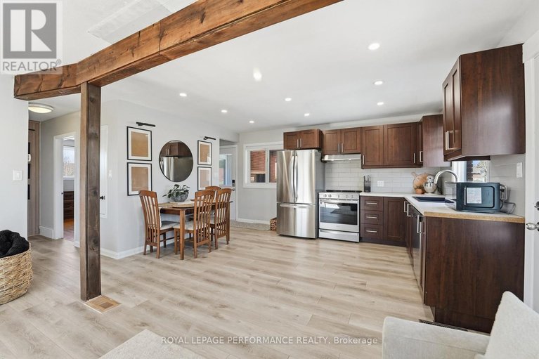 29528377/990-laviolette-street/town-of-rockland/clarence-rockland/ontario/K4K1B9_3