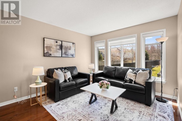 29642084/722-nakina-way/riverside-southgloucester-glen/ottawa/ontario/K1V2H9_8