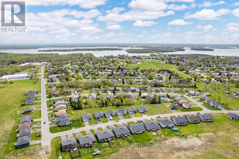 29178133/109-french-avenue/long-sault/south-stormont/ontario/K0C1P0_31